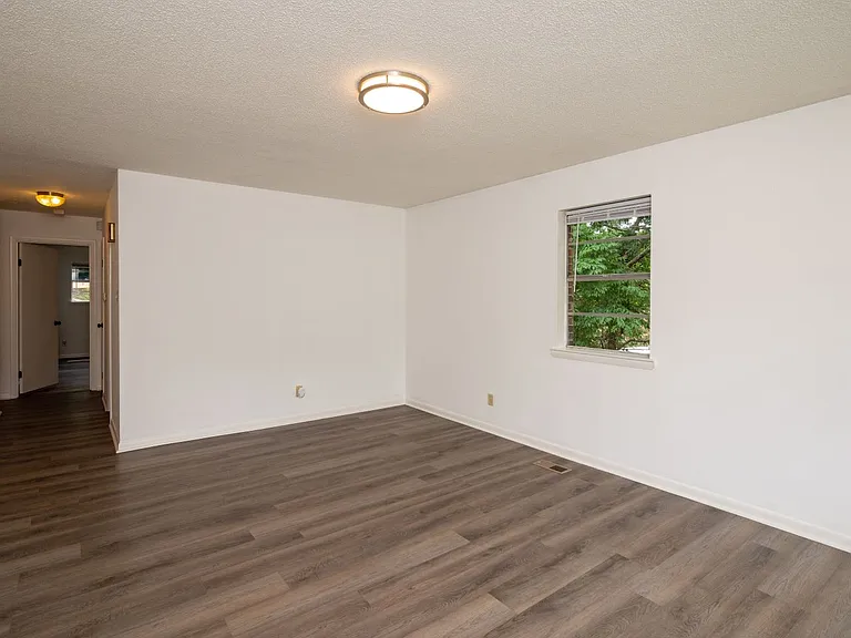 1320 Northpoint Cir — Photo 23
