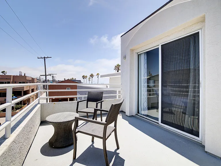 2911 Ocean Front Walk — Photo 24