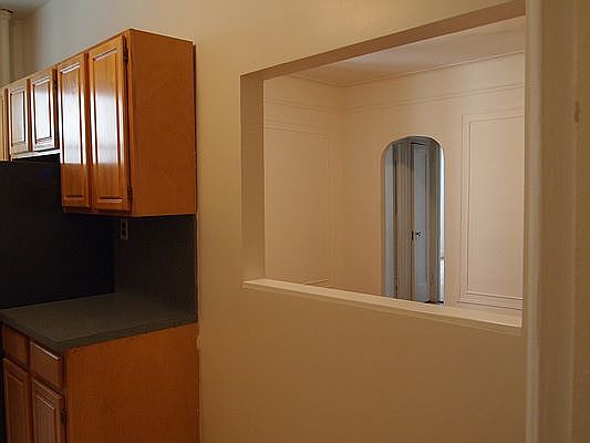 3rd image of 72 Seaman Ave APT 1G