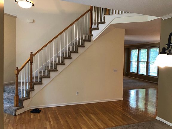 4th image of 8407 W 128th St
