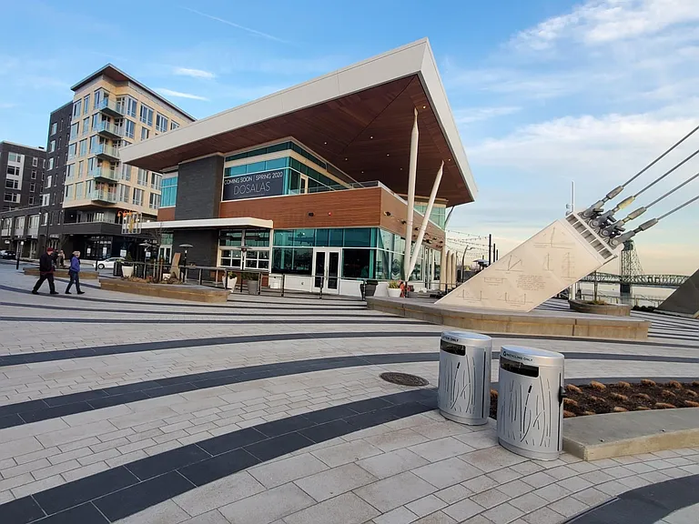 Vancouver Waterfront dining and attractions just minutes away.