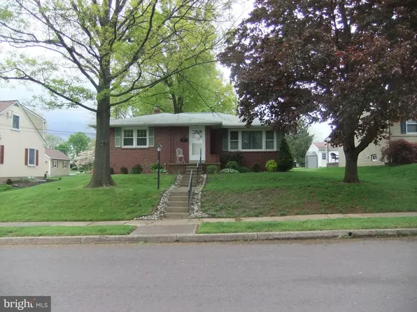 209 S 5th St, Souderton, PA 18964