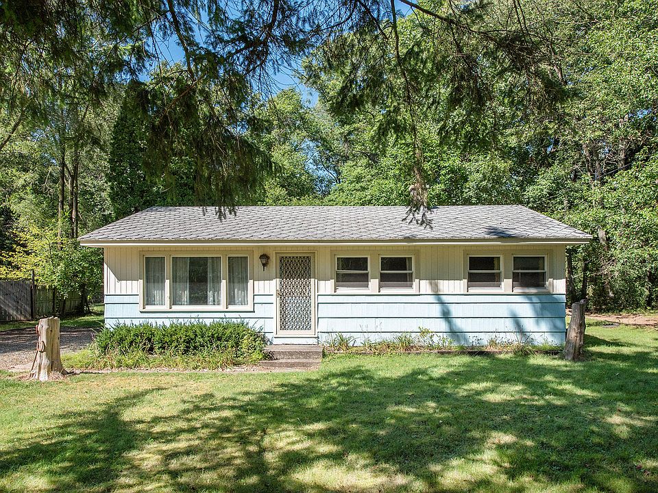 1st image of 119 Blueberry Ln