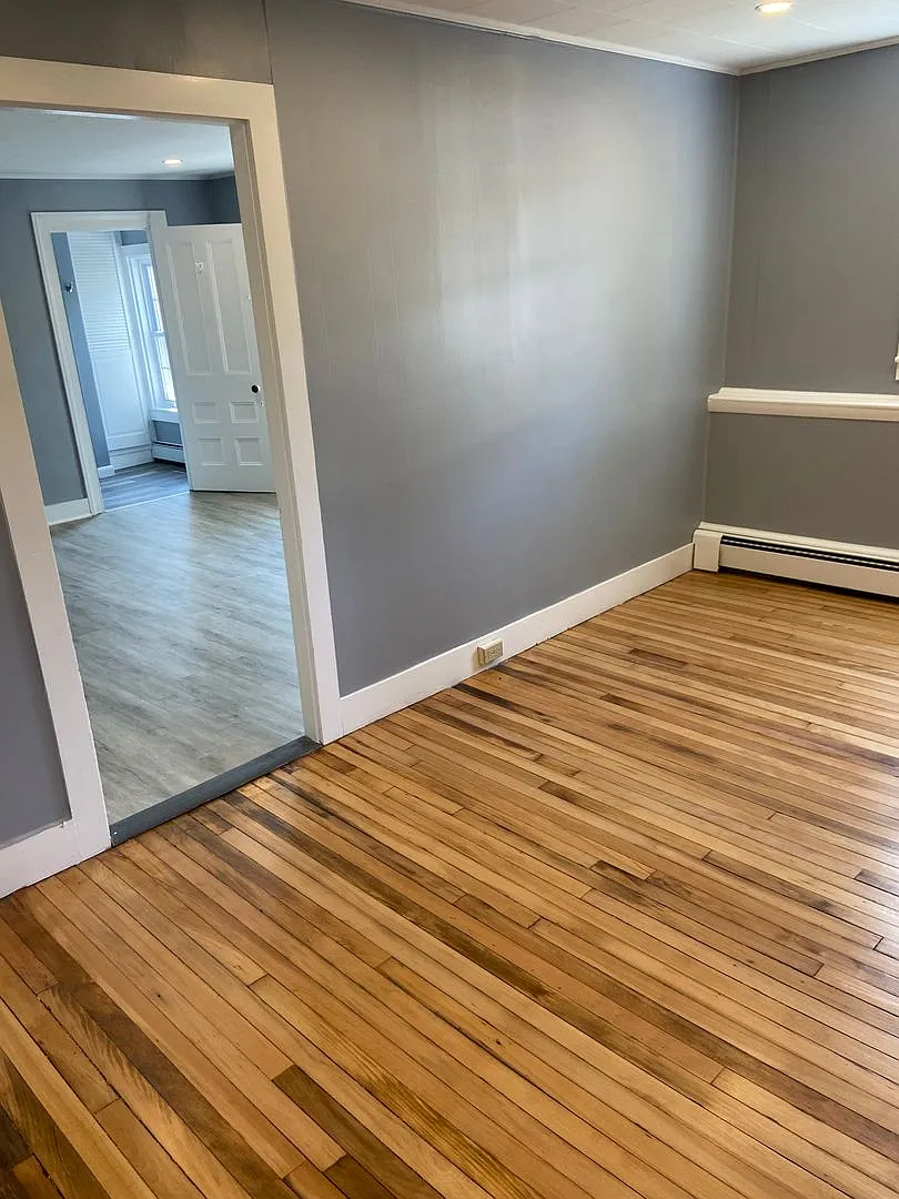 10-12 Lincoln Street — Photo 3