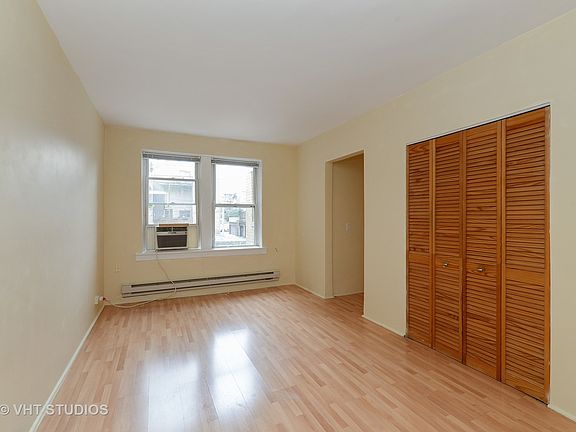 2nd image of 844 W Ainslie St