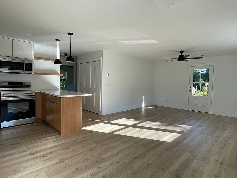 2339 Derby Dr — Photo 10
