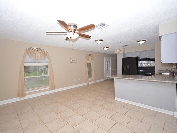 4th image of 2909 Dove Ave
