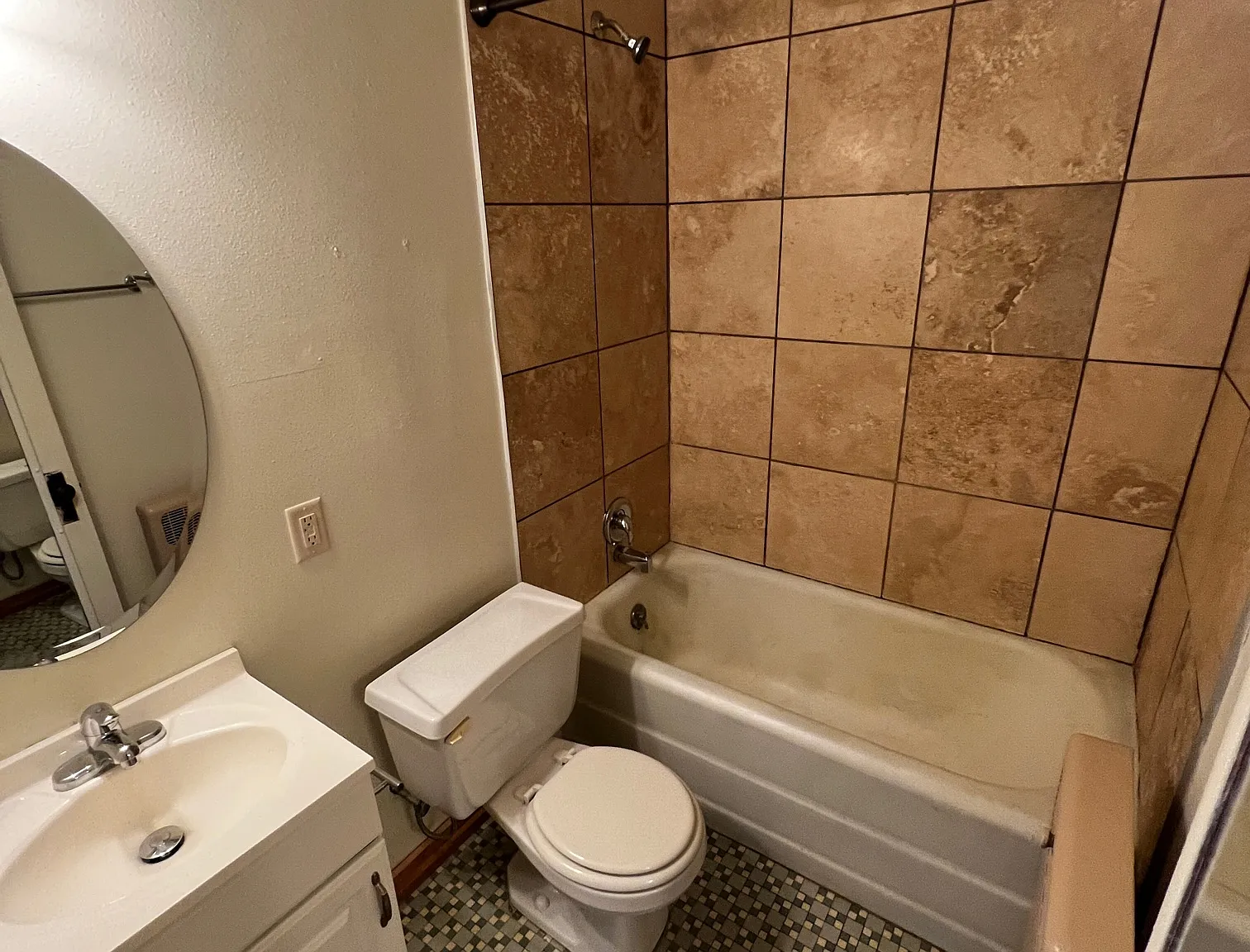 Studio, 400 sqft, $1,050 — Photo 4