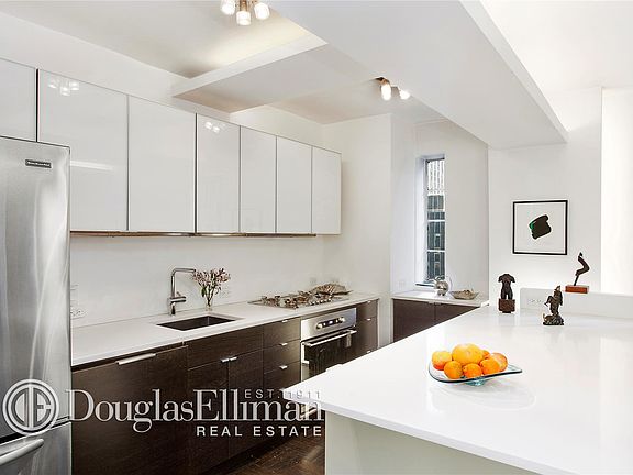 4th image of 140 E 40th St APT 11D