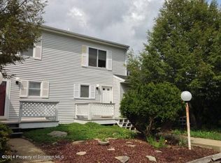 196 Bartlow Cir APT 33, Union Dale, PA 18470