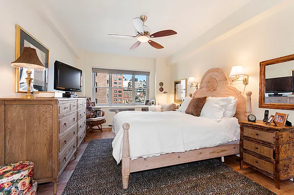 Sold by Ann Weintraub, Ltd. | media 5