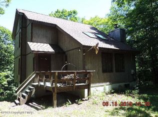 23 State Park Dr, Gouldsboro, PA 18424