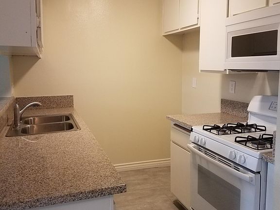 2nd image of 5851 Hazeltine Ave APT 102