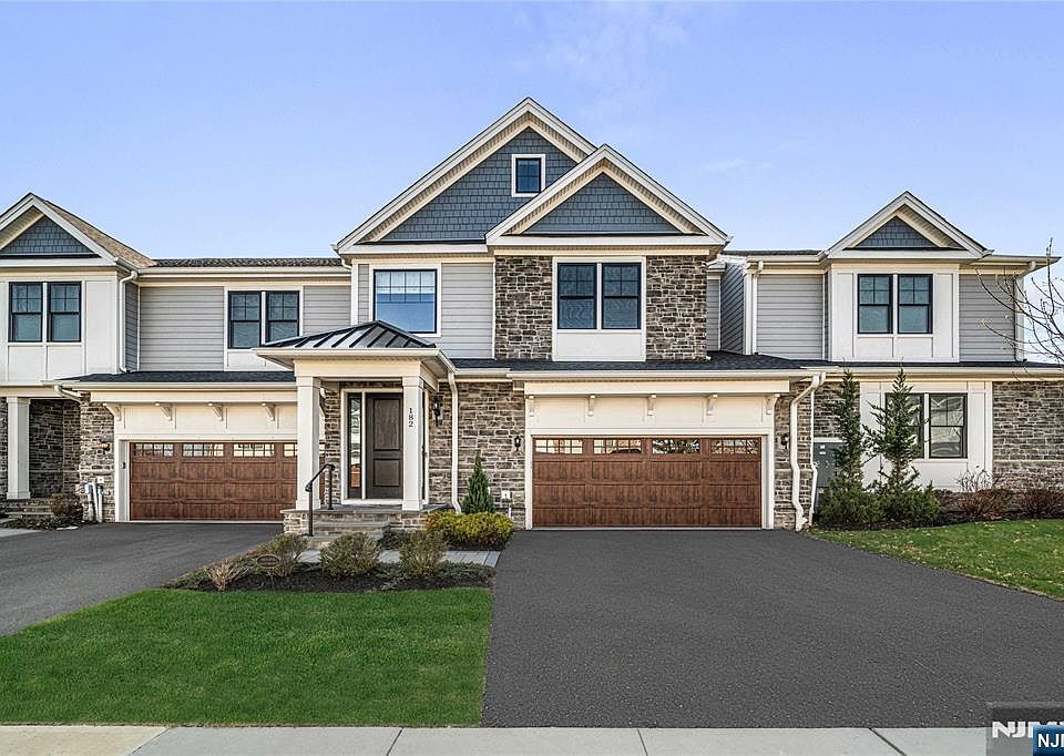 1st image of 182 E Woodmont Cir #182