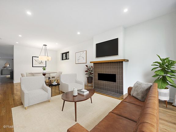 2nd image of 1107 N Paulina St #1