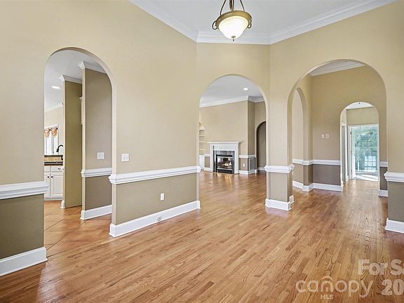 4th image of 8407 Locksley Dr