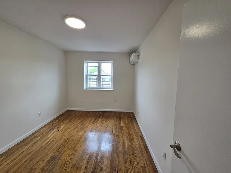 2515 Hone Ave #3 — Photo 5