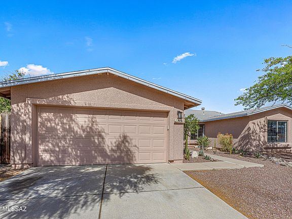 4th image of 8721 N Chinaberry Way