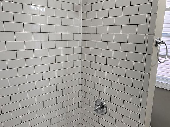 5th image of 71 Clarke Ave APT 1R