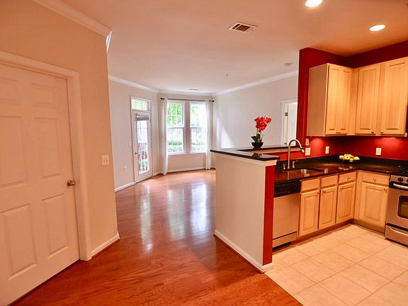 2nd image of 2301 25th St S APT 104