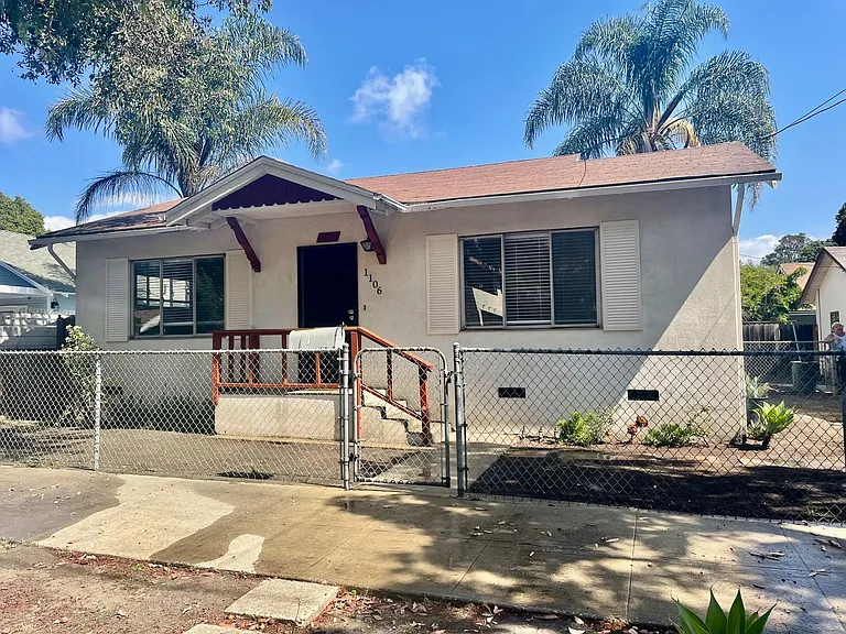 1106 Chino St — Photo 1