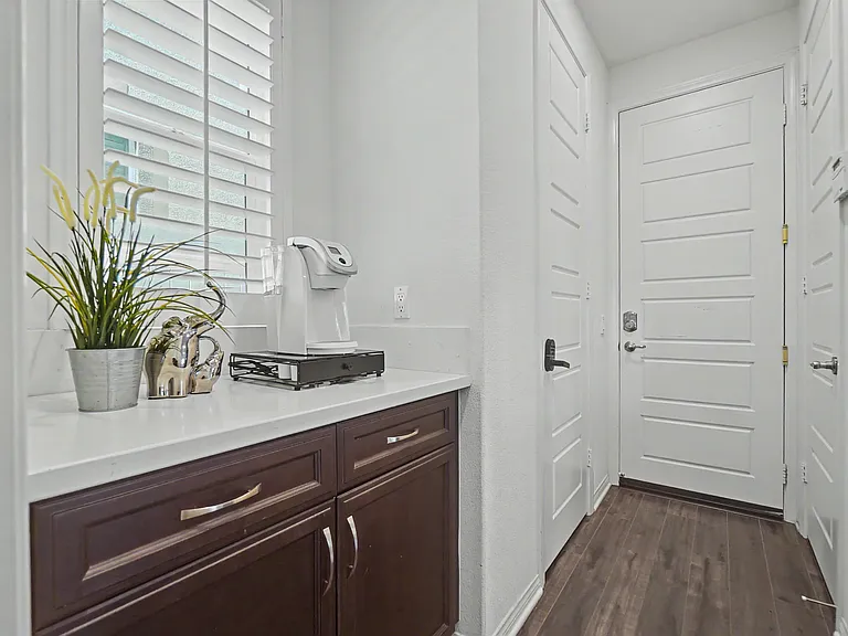 821 Parisa Pl — Photo 24