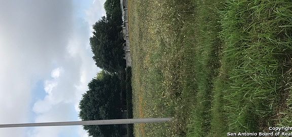 3rd image of River Oak Dr