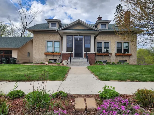 20 E 4th St, Rush City, MN 55069