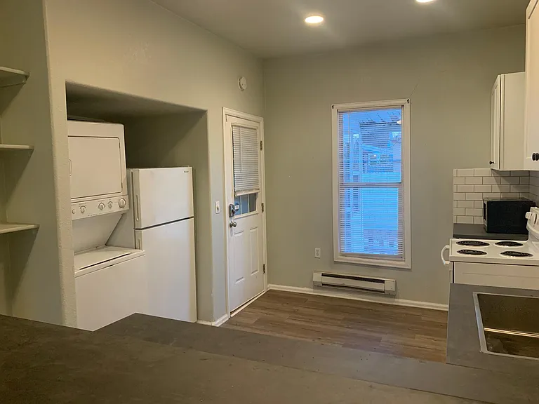 115 N Walnut St #B — Photo 4