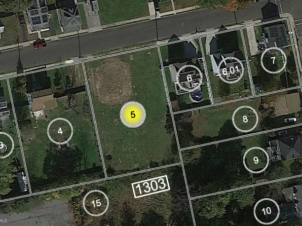 46 E Center St, Clayton, NJ 08312