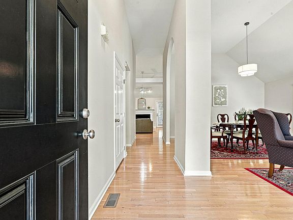 3rd image of 5237 Fairmead Cir
