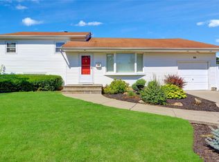 80 Ocean Ave, Massapequa, NY 11758