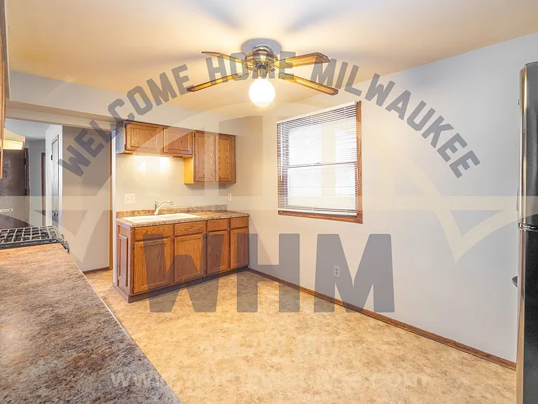 2645 S Kinnickinnic Ave — Photo 5