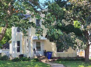 214 E Main St, Washington, IA 52353