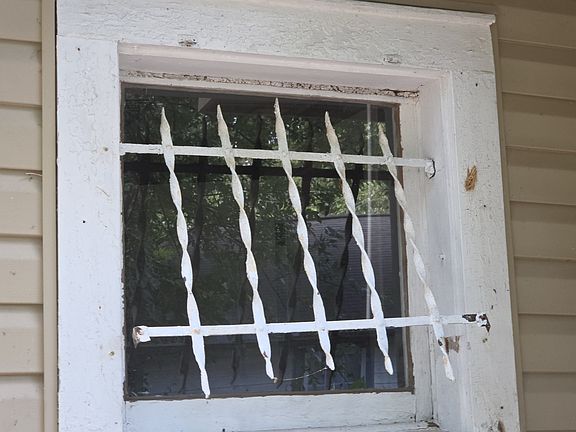 4th image of 3589 Faxon Ave