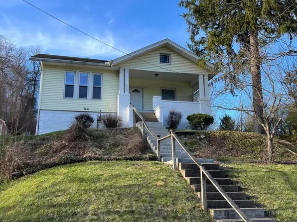 526 Dewey Ave, Cambridge, OH 43725