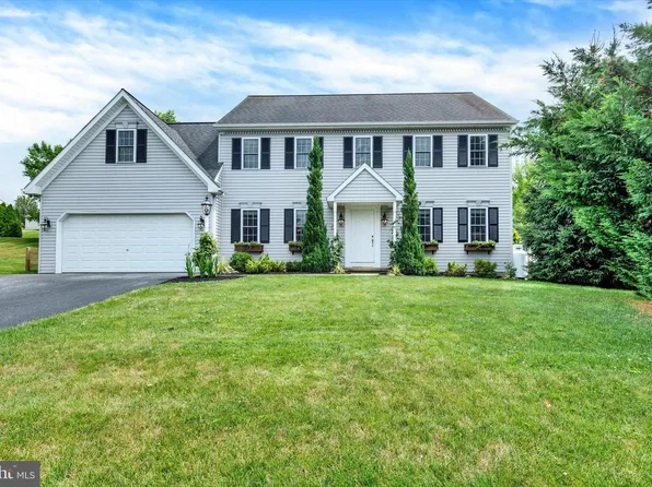 1283 Cedar Ave, East Earl, PA 17519