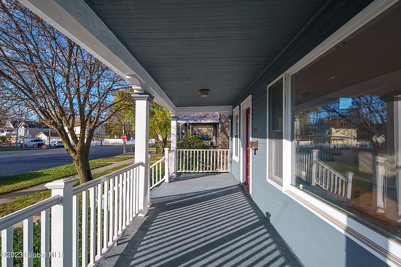 3rd image of 2153 Campbell Avenue