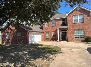 2001 Shelby Ln, Ocean Springs, MS 39564