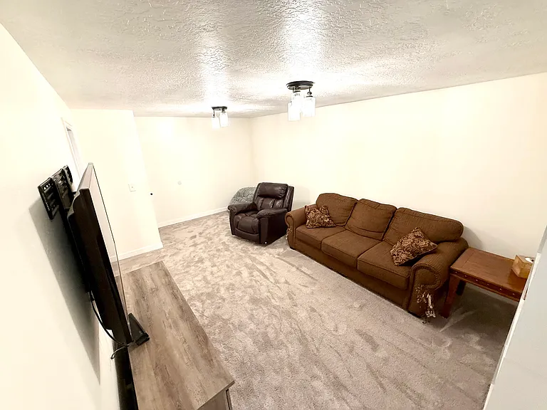 1159 N 250 E #B — Photo 5