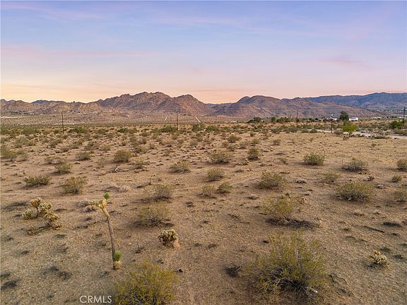 3rd image of 62941 Desert Trail Dr