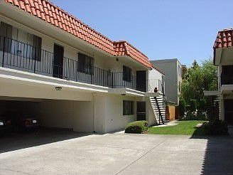 Carport parking for 6+ vehicles 