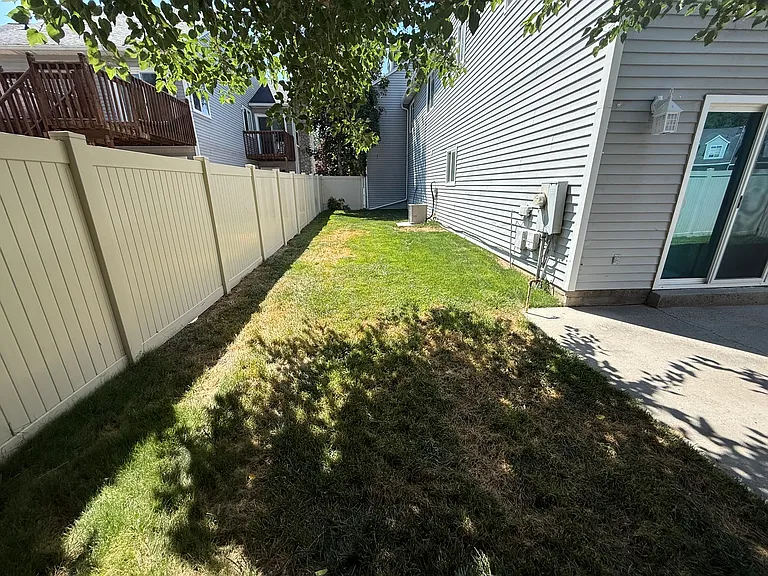 1242 E Freshman Cir — Photo 21