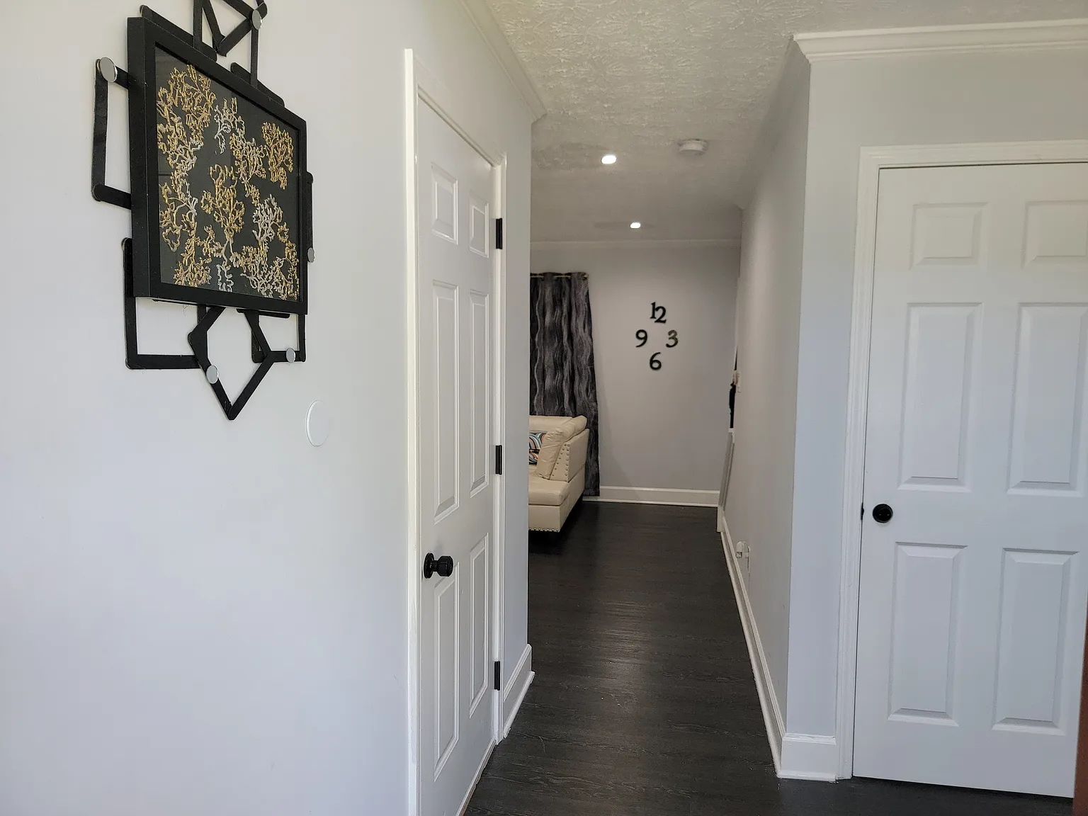 3 bed, 2.5 bath, 2095 sqft, $2,520 — Photo 2