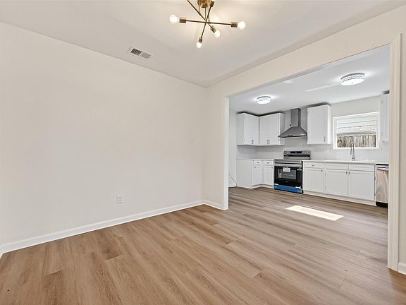 3rd image of 24014 Nomini Hall Ln