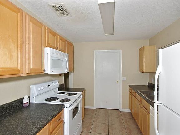 3rd image of 107 Washington Ave