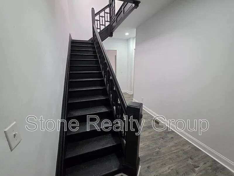 5 bed, 3.0 bath, $1,900 — Photo 4