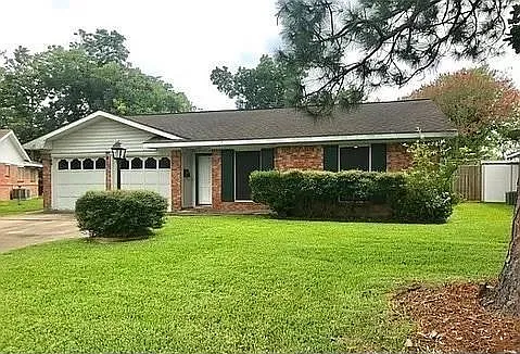3 bed, 2.0 bath, 1489 sqft, $1,695 — Photo 2