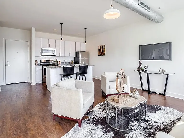 2617 W Girard Ave #3-C — Photo 2