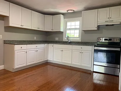 62 Viscoloid Ave #3 Photo 1